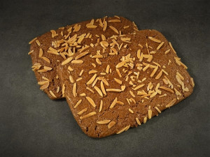 Dikke speculaas met amandelen (2 plakken)
